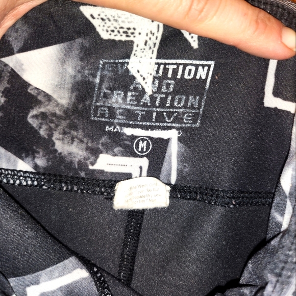EVOLUTION AND CREATION ANKLE LENGTH, BLACK&WHITE PATTERNED YOGA JOGGETS SIZE M - Picture 4 of 5